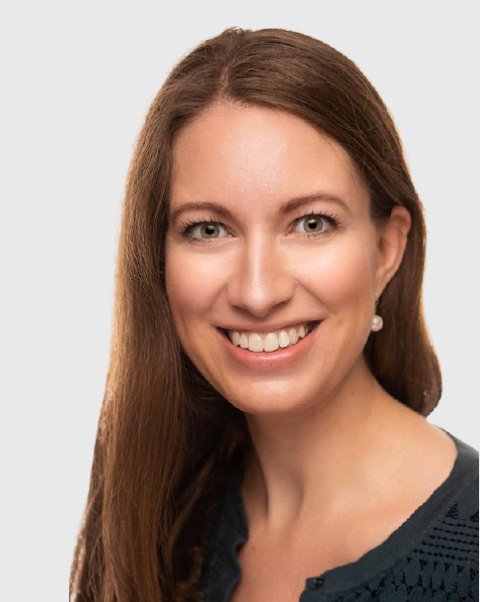 Kelly Dumais headshot