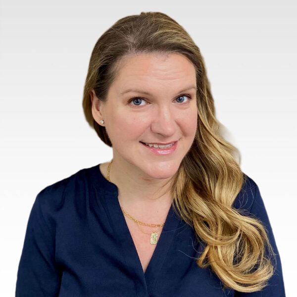 Shelly Steele headshot